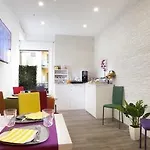 Vhome לינה וארוחת בוקר