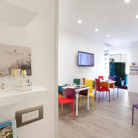 Vhome Bed & Breakfast 4*