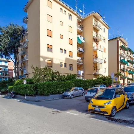 Vhome Bed & Breakfast 4*